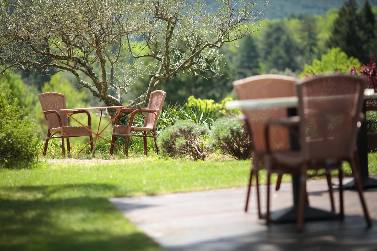 Logis Hotel Restaurant Le Chene Vert Rocher Bagian luar foto